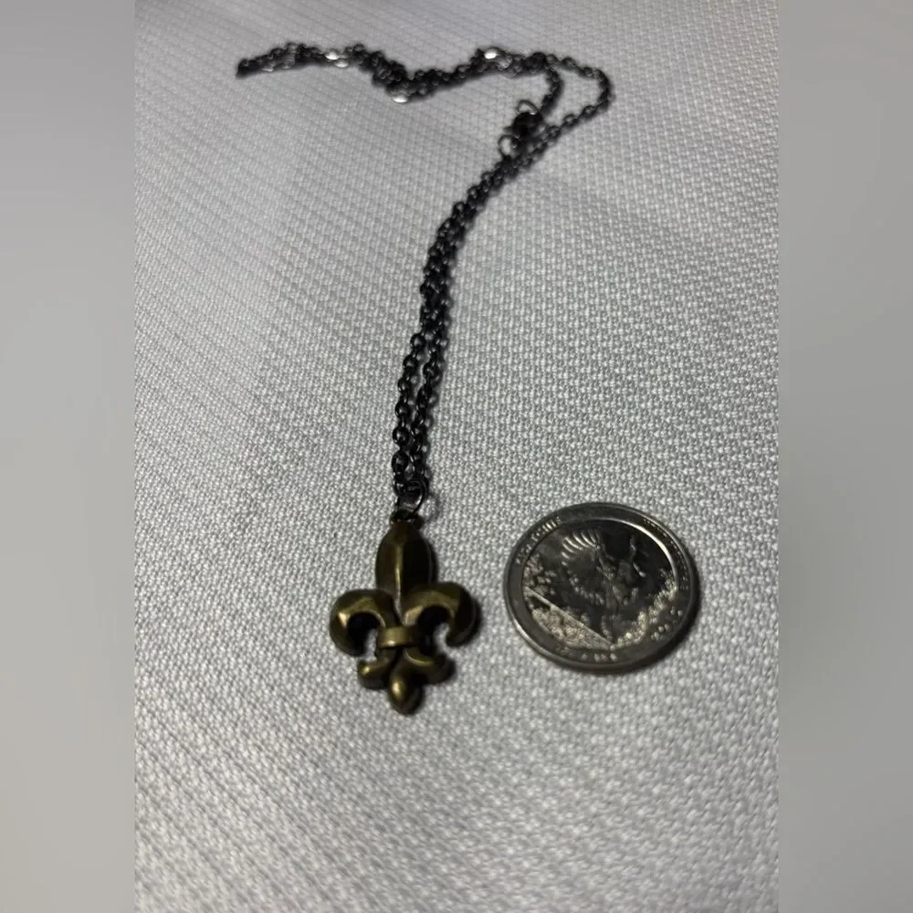 Fleur de Lis Pendant & 18” Gunmetal Stainless Steel Necklace NWOT